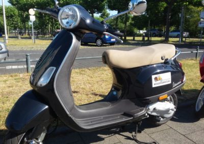 Vespa Lx50 60€ inkl aller Kilometer 100€ Kaution
