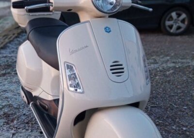 Vespa gts 125ccm 24std 90€ inkl aller Kilometer