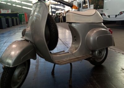 Vespa 50n für Foto und Video, Ausstellung Bedingt Fahrbereit