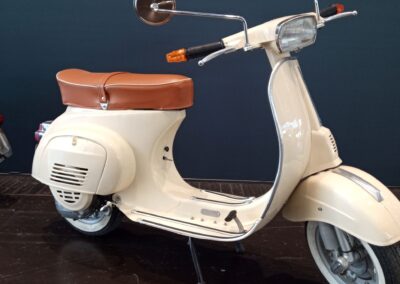 Vespa 50n für Foto und Video, Ausstellung Bedingt Fahrbereit